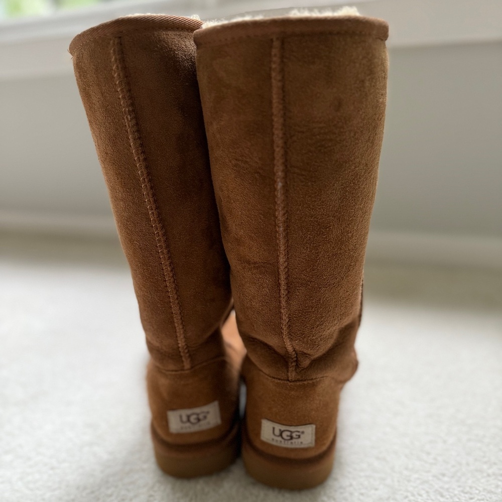 UGG Tall Classic Boots - Like New
